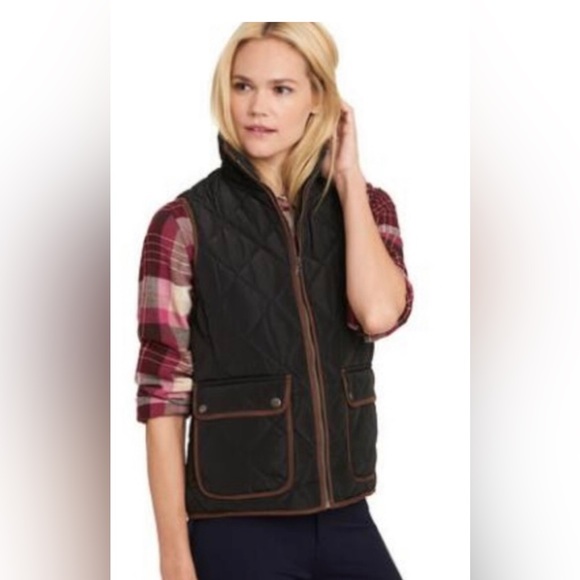 G.H BASS & CO. Women’s quilted vest in lack with brown trim. Size M. - Picture 1 of 12